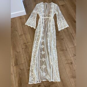 Boudoir 1861 - White Lace Maxi Kimono - Tie Waist